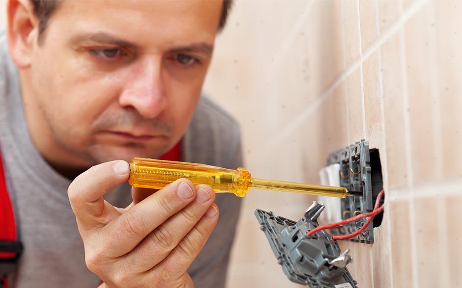 je recherche un électricien Créteil
