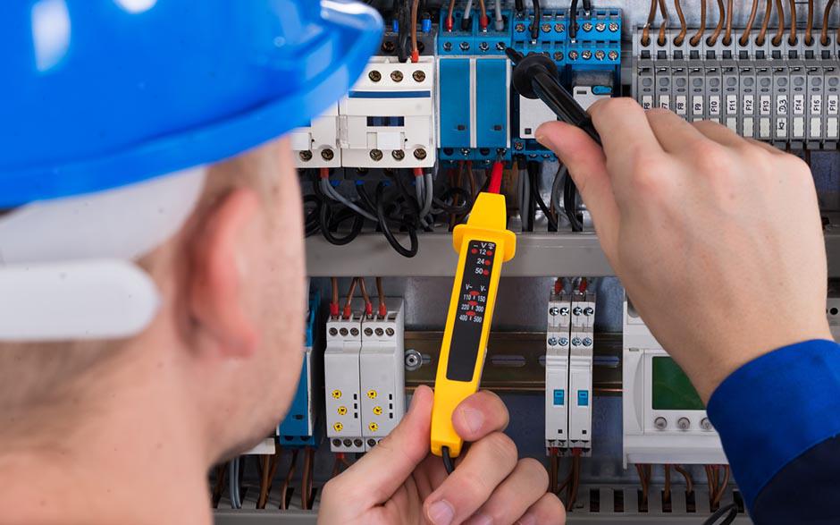 je recherche un électricien Créteil